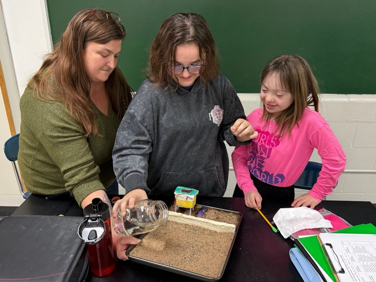 Seventh graders in Mr. Mengel’s science class put their minds to the test as they explored how to prevent wind and water erosion! 💨🌊  Way to go, Hornets! 👏🏻  #CadottHORNETS
