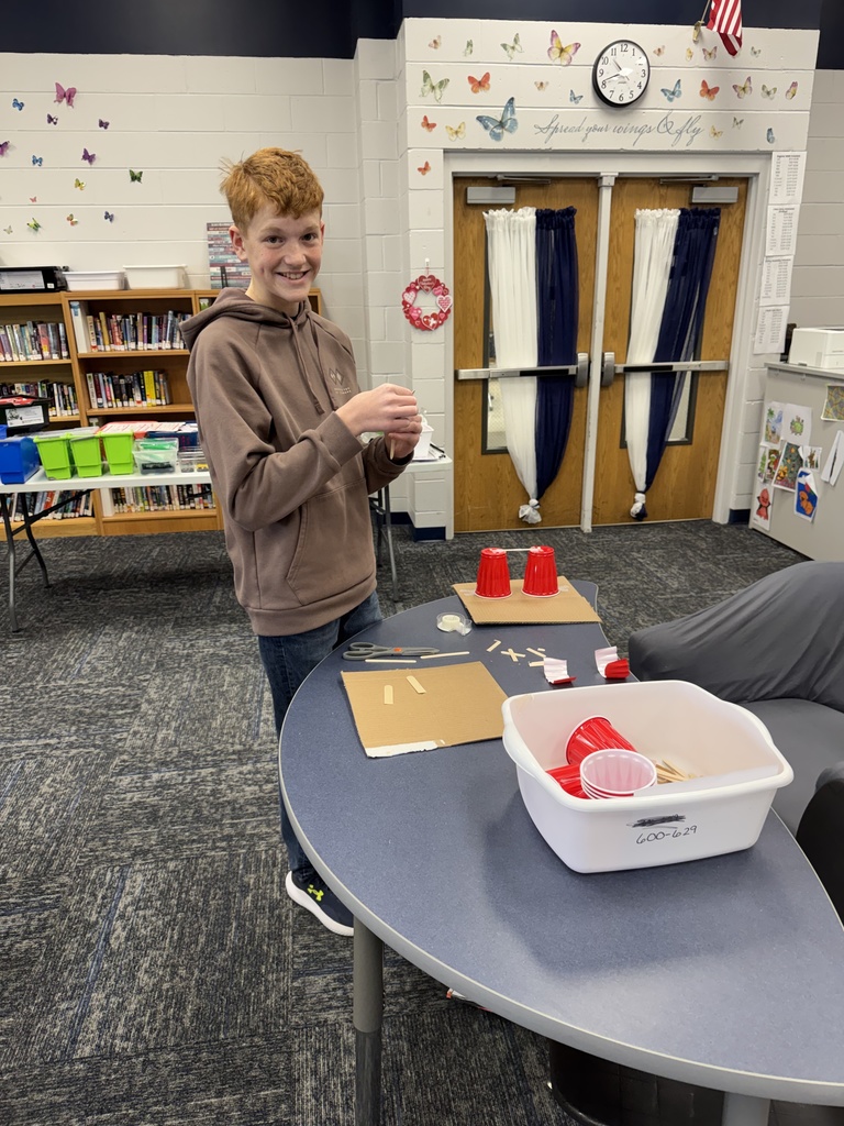 7th Grade STEM students completing the Volleyball Challenge