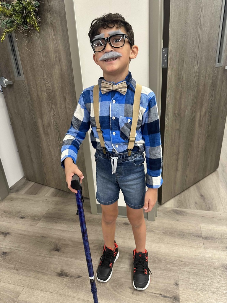 ๐ต๐ Happy 100th Day of School! ๐๐ด Our littlest learners are 100 days wiser and looking the part! ๐ค From canes to curlers, our hallways were filled with the most adorable little โsenior citizensโ today as we celebrated this milestone. ๐ฆฏ๐ฉโจ Hereโs to 100 days of learning, laughter, and growing together! ๐๐