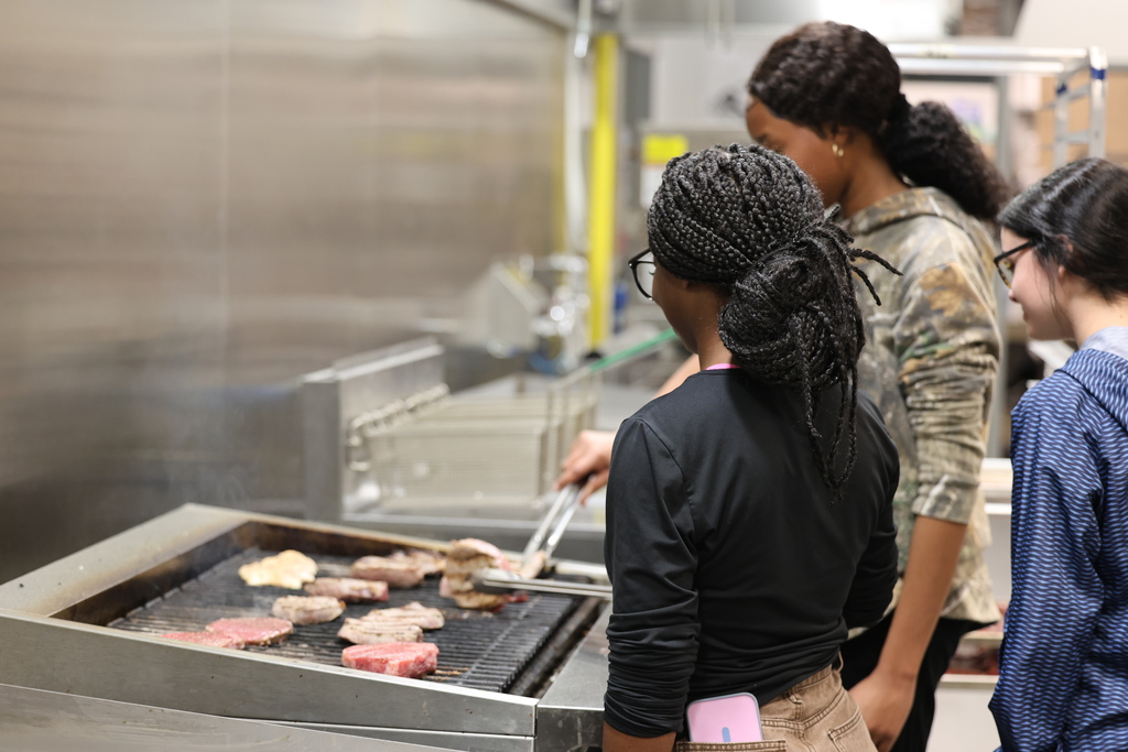 A five-star meal, right here at CHS! ⭐️ The Caldwell High School Culinary Department, in partnership with FCCLA, served up a delicious fundraiser featuring steak with chimichurri sauce, garlic mashed potatoes, and roasted broccoli. Our staff definitely left with full stomachs and happy hearts! 👨‍🍳🍽️ 