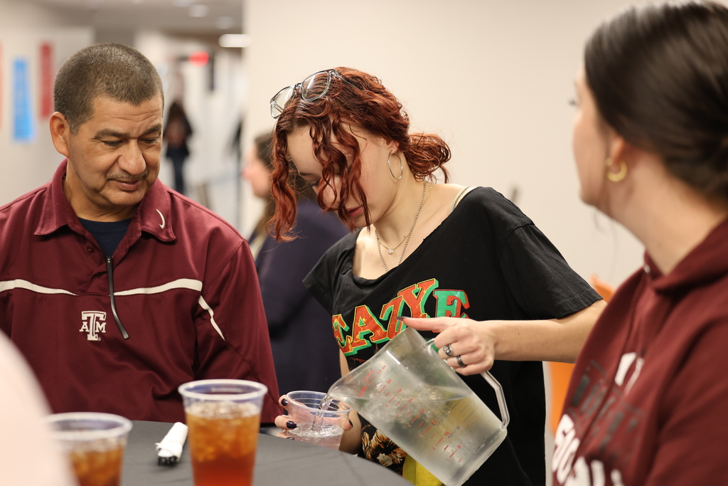 A five-star meal, right here at CHS! ⭐️ The Caldwell High School Culinary Department, in partnership with FCCLA, served up a delicious fundraiser featuring steak with chimichurri sauce, garlic mashed potatoes, and roasted broccoli. Our staff definitely left with full stomachs and happy hearts! 👨‍🍳🍽️ 