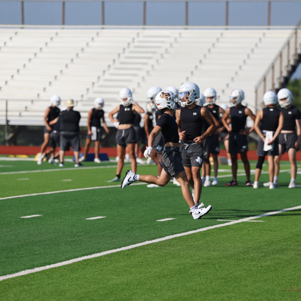 𝐃𝐚𝐲 𝟐 𝐨𝐟 𝐅𝐨𝐨𝐭𝐛𝐚𝐥𝐥 𝐓𝐰𝐨-𝐚-𝐃𝐚𝐲𝐬 🔥 The grind doesn’t stop! Our Hornets are putting in the work under the Texas sun and getting better every rep. Fall football is coming fast — and we’ll be ready. 🏈 #CaldwellProud #CaldwellISD