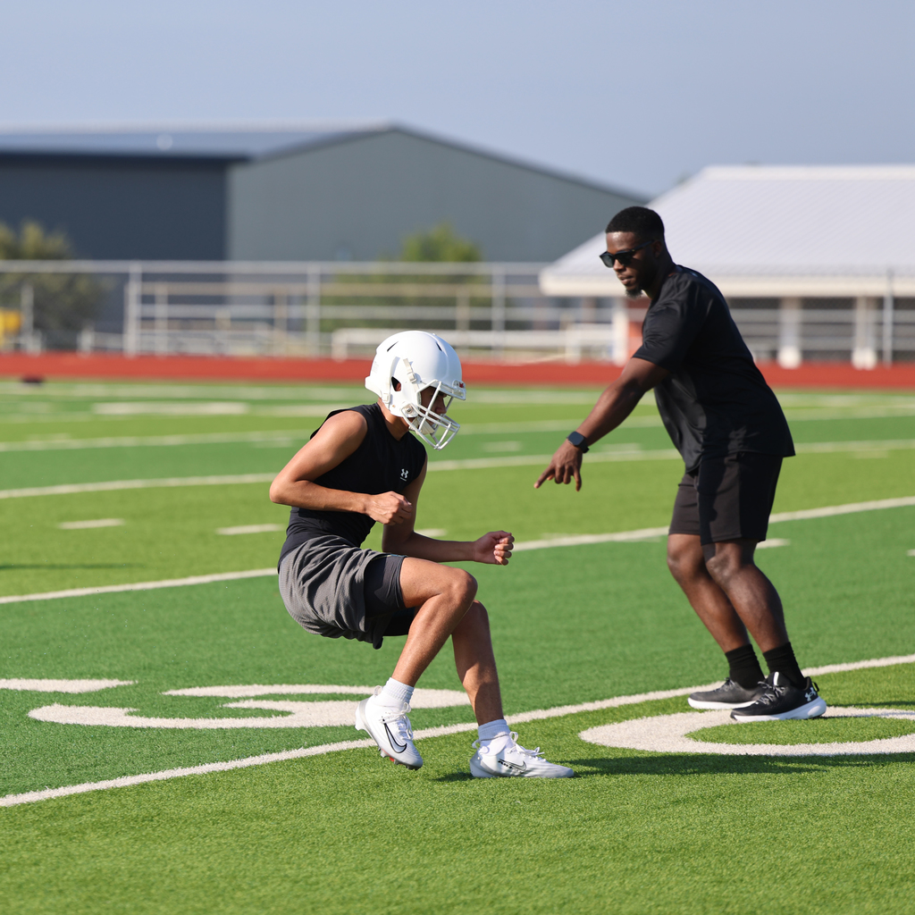 𝐃𝐚𝐲 𝟐 𝐨𝐟 𝐅𝐨𝐨𝐭𝐛𝐚𝐥𝐥 𝐓𝐰𝐨-𝐚-𝐃𝐚𝐲𝐬 🔥 The grind doesn’t stop! Our Hornets are putting in the work under the Texas sun and getting better every rep. Fall football is coming fast — and we’ll be ready. 🏈 #CaldwellProud #CaldwellISD