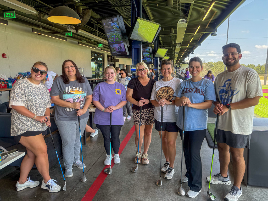 โณ Our Caldwell Elementary staff took some time last week to swap lesson plans for golf swings! ๐๏ธโโ๏ธ๐๏ธโโ๏ธ A little friendly competition (and a lot of laughs) was the perfect way to strengthen teamwork before welcoming students back to campus.
