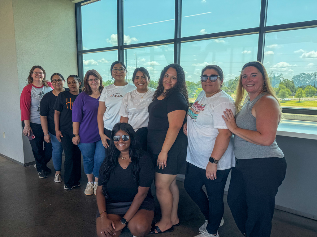 โณ Our Caldwell Elementary staff took some time last week to swap lesson plans for golf swings! ๐๏ธโโ๏ธ๐๏ธโโ๏ธ A little friendly competition (and a lot of laughs) was the perfect way to strengthen teamwork before welcoming students back to campus.