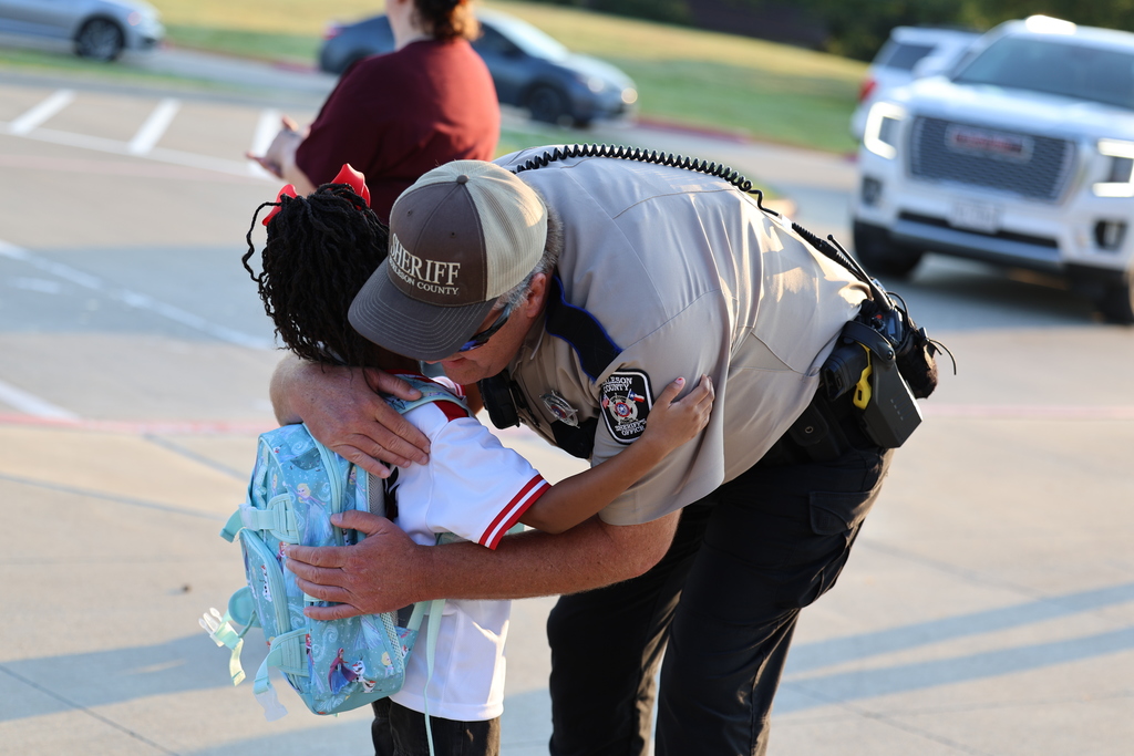 🐝✨ Our Littlest Hornets have arrived! ✨🐝 Today we welcomed our Pre-K and Kindergarten students for their very first day of school. From big smiles at drop-off (with help from our amazing police department 💙🚓) to making new friends at lunch and in the classroom, it’s already shaping up to be a wonderful year. 💛🖤  We’re so glad to have ALL of our Hornets back on campus! 🏫🎉