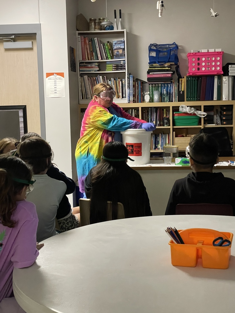 🧪 Ms. Gillar got hands-on with her “Sewer Maggots” lesson, giving students a fun way to learn lab tools and safety! Science class has never been this… exciting! 🔬🐛
