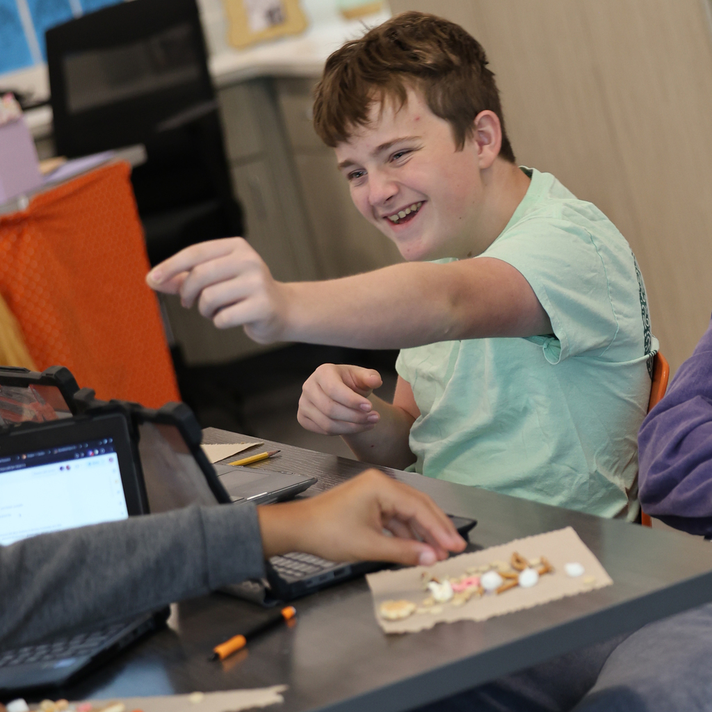 🌽 Our Principles of Agriculture students had a tasty introduction to FFA with a “𝙏𝙖𝙠𝙚 𝙖 𝘽𝙞𝙩𝙚 𝙊𝙪𝙩 𝙤𝙛 𝙁𝙁𝘼” activity! Students made trail mix where each ingredient represented a different part of FFA, giving them a hands-on (and delicious!) way to learn about the opportunities the organization offers. 🌾 #CaldwellProud #CaldwellISD