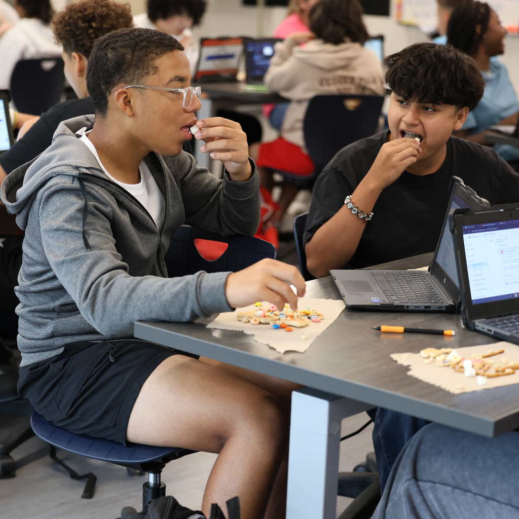 🌽 Our Principles of Agriculture students had a tasty introduction to FFA with a “𝙏𝙖𝙠𝙚 𝙖 𝘽𝙞𝙩𝙚 𝙊𝙪𝙩 𝙤𝙛 𝙁𝙁𝘼” activity! Students made trail mix where each ingredient represented a different part of FFA, giving them a hands-on (and delicious!) way to learn about the opportunities the organization offers. 🌾 #CaldwellProud #CaldwellISD