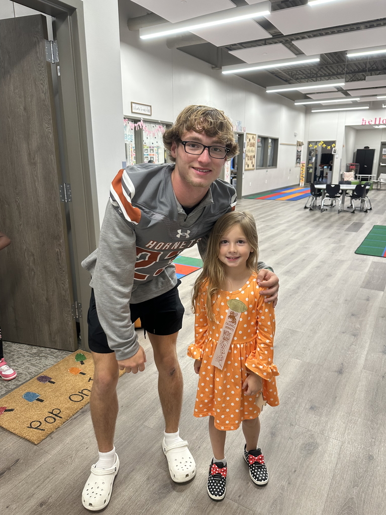 ๐ Football + little Hornets = the sweetest way to start the day!