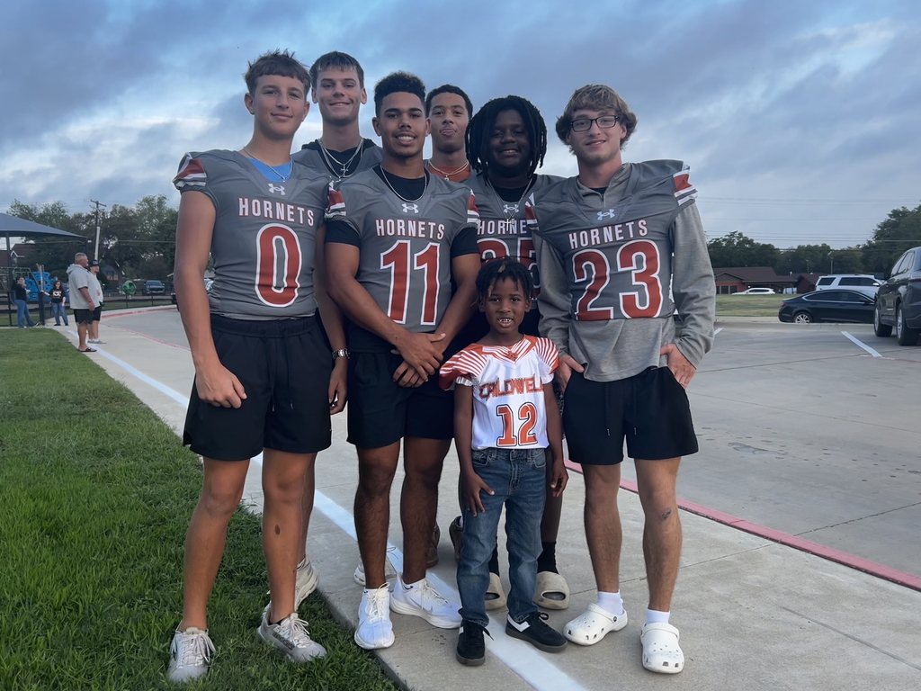 ๐ Football + little Hornets = the sweetest way to start the day!