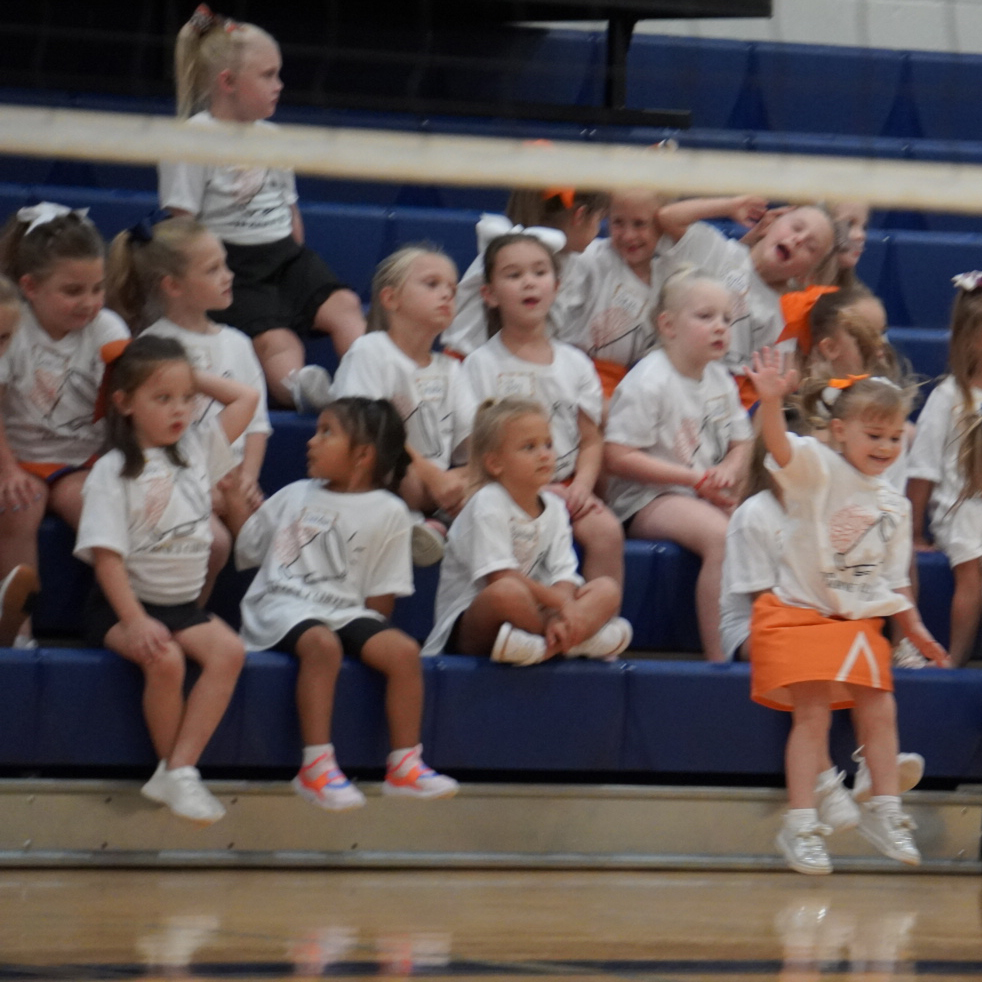 The future of 📣 𝗛𝗼𝗿𝗻𝗲𝘁 𝗰𝗵𝗲𝗲𝗿📣  is looking BRIGHT! Our mini cheerleaders brought the spirit this past weekend at camp! 🧡✨ #CaldwellProud #CaldwellISD