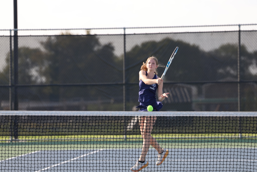 🎾👏 Big win for our Fall Tennis team! The Hornets defeated Thrall last night to remain 𝘂𝗻𝗱𝗲𝗳𝗲𝗮𝘁𝗲𝗱 𝗶𝗻 𝗱𝗶𝘀𝘁𝗿𝗶𝗰𝘁 𝗽𝗹𝗮𝘆 through the first round. Way to go, Hornets! #CaldwellProud #CaldwellISD