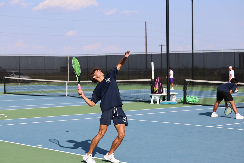 🎾👏 Big win for our Fall Tennis team! The Hornets defeated Thrall last night to remain 𝘂𝗻𝗱𝗲𝗳𝗲𝗮𝘁𝗲𝗱 𝗶𝗻 𝗱𝗶𝘀𝘁𝗿𝗶𝗰𝘁 𝗽𝗹𝗮𝘆 through the first round. Way to go, Hornets! #CaldwellProud #CaldwellISD