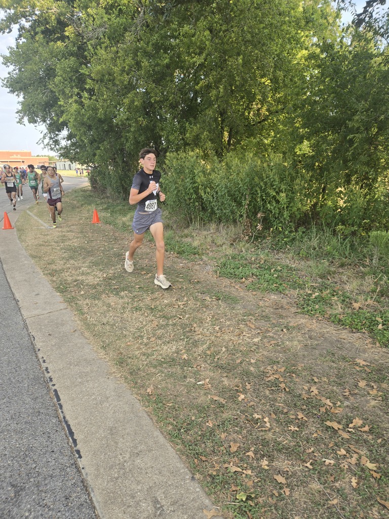 ๐โโ๏ธ๐ Caldwell Cross Country had a strong showing this morning in Cameron! ๐ Congrats to Spencer on winning the Varsity Boys Division, and great effort from all of our runners who competed. Way to represent, Hornets! ๐งก