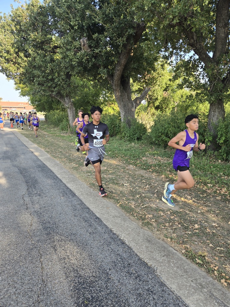 ๐โโ๏ธ๐ Caldwell Cross Country had a strong showing this morning in Cameron! ๐ Congrats to Spencer on winning the Varsity Boys Division, and great effort from all of our runners who competed. Way to represent, Hornets! ๐งก