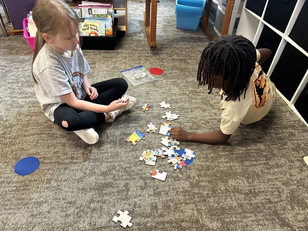 🍂📚 Our students kicked off the 𝐟𝐢𝐫𝐬𝐭 𝐝𝐚𝐲 𝐨𝐟 𝐟𝐚𝐥𝐥 with books, puzzles, and some friendly math games like 𝘙𝘰𝘭𝘭𝘪𝘯𝘨 𝘧𝘰𝘳 𝘋𝘰𝘶𝘣𝘭𝘦𝘴 and 𝘋𝘰𝘶𝘣𝘭𝘦𝘴 𝘒𝘯𝘰𝘤𝘬𝘰𝘶𝘵! What a cozy way to welcome the new season! 🍁✨ #CaldwellProud #CaldwellISD