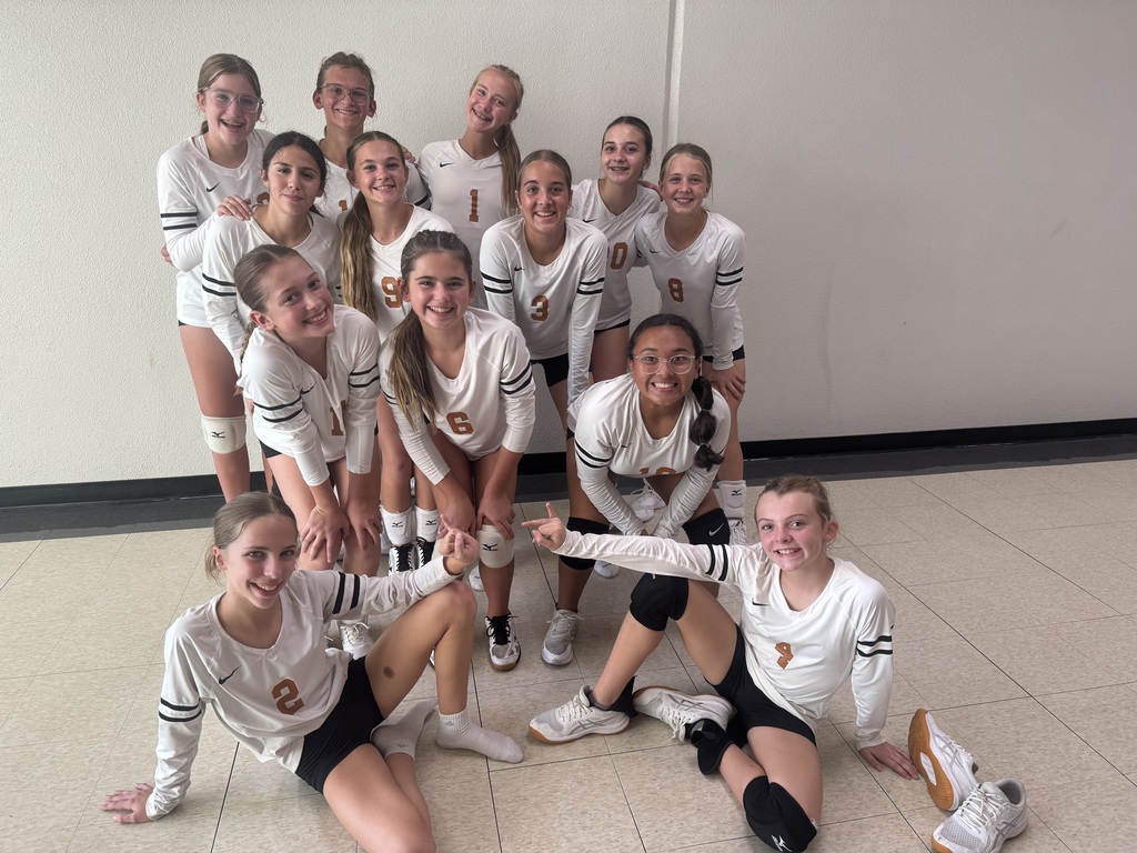 ✨🏐 𝗛𝗢𝗥𝗡𝗘𝗧 𝗦𝗪𝗘𝗘𝗣 𝗫 𝟰! Every JH volleyball team came out on top against Giddings last night. Proud of our Lady Hornets! 🧡 #CaldwellProud #CaldwellISD