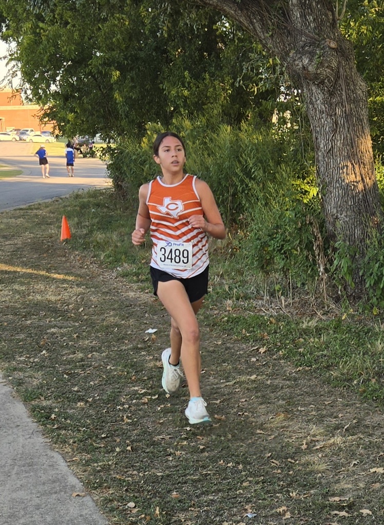 🏃‍♀️🐝 Our JH Cross Country team competed in the Summer Finale in Cameron this past Saturday and had an outstanding showing!  ✨ Ava Ruiz brought home her 3rd consecutive win ✨ Linnet Dimas placed 15th in the 7th Grade Girls division ✨ Ajriana Sims placed 8th in the 8th Grade Girls division  All of our runners ran personal best times and competed strong! We’re excited to see them at the District Meet on October 7th in La Grange. 💪