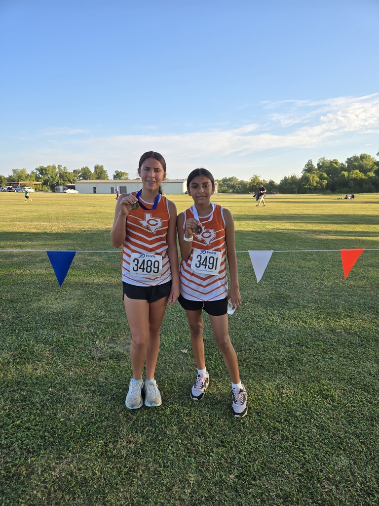 🏃‍♀️🐝 Our JH Cross Country team competed in the Summer Finale in Cameron this past Saturday and had an outstanding showing!  ✨ Ava Ruiz brought home her 3rd consecutive win ✨ Linnet Dimas placed 15th in the 7th Grade Girls division ✨ Ajriana Sims placed 8th in the 8th Grade Girls division  All of our runners ran personal best times and competed strong! We’re excited to see them at the District Meet on October 7th in La Grange. 💪