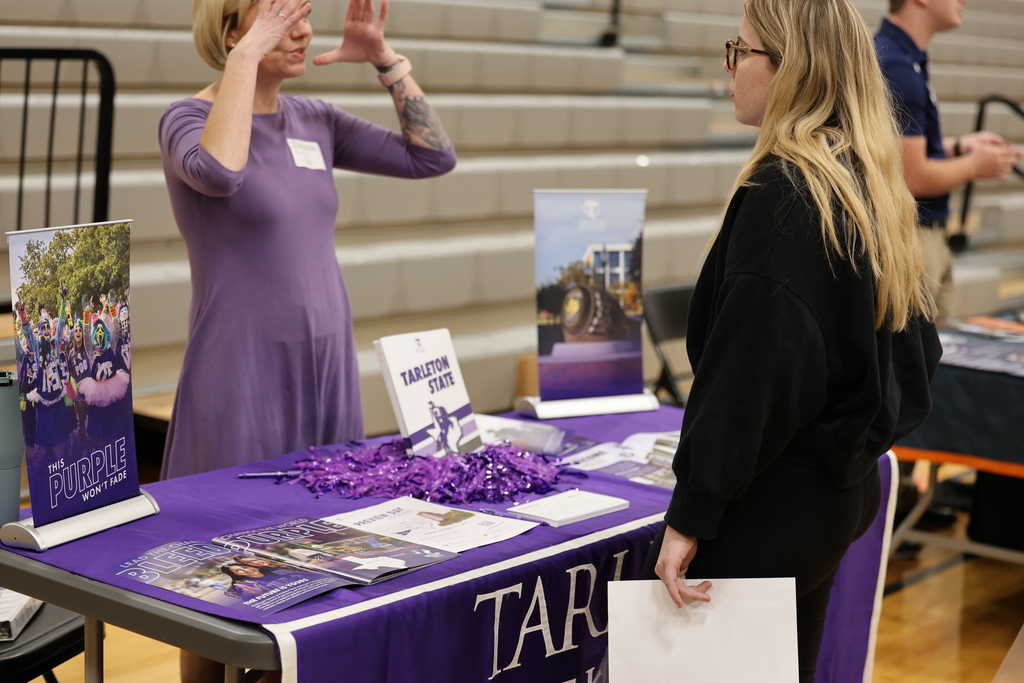 📚✨ Caldwell High School hosted another successful College & Career Fair today! Juniors and seniors had the opportunity to connect with universities, technical schools, and local businesses as they explored their options for the future. 💼🎓  Students asked questions, made valuable connections, and gathered information to guide their next steps after graduation. We’re proud to provide opportunities that help our Hornets plan for bright and successful futures! 🌟  #CaldwellProud #CaldwellISD
