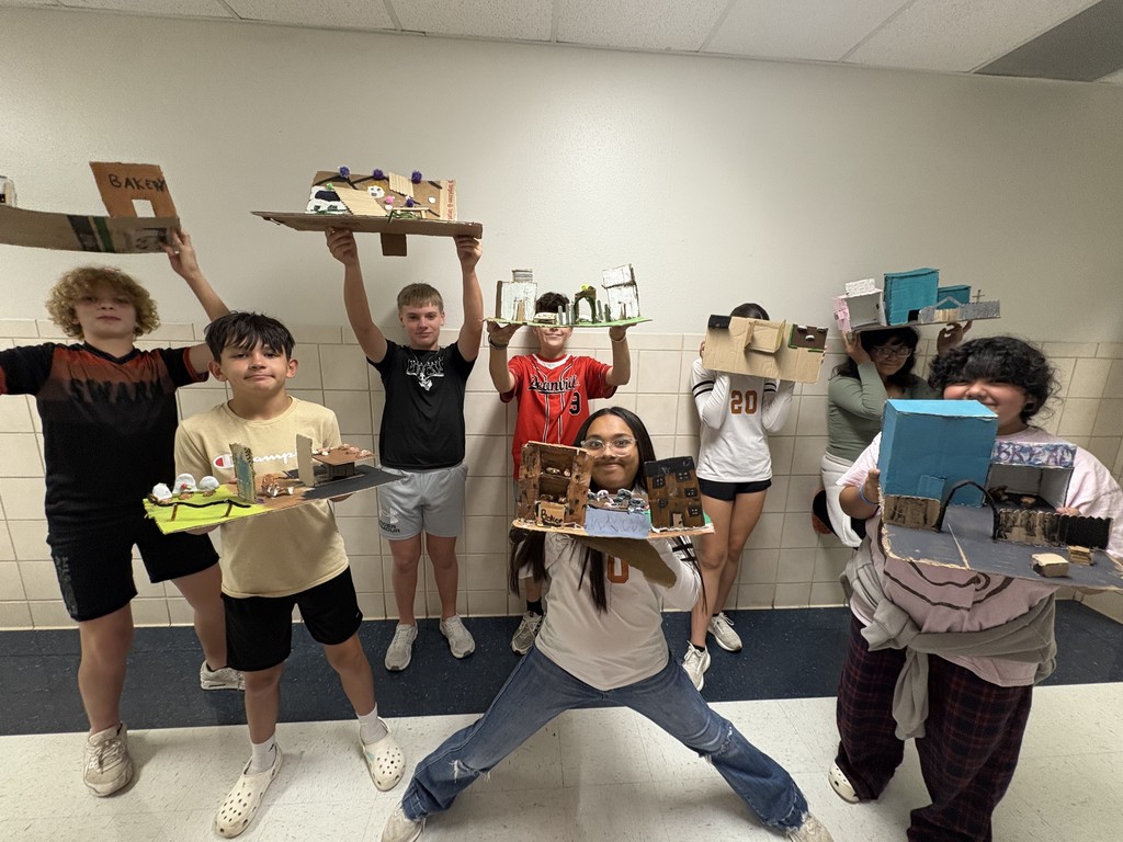 𝗕𝗶𝗴 𝗰𝗿𝗲𝗮𝘁𝗶𝘃𝗶𝘁𝘆 𝗼𝗻 𝗮 𝘀𝗺𝗮𝗹𝗹 𝘀𝗰𝗮𝗹𝗲! 🎭   CJH Theatre Arts students designed and built incredible scaled set models inspired by their class scripts. ✨ Their attention to detail and teamwork truly stole the show!