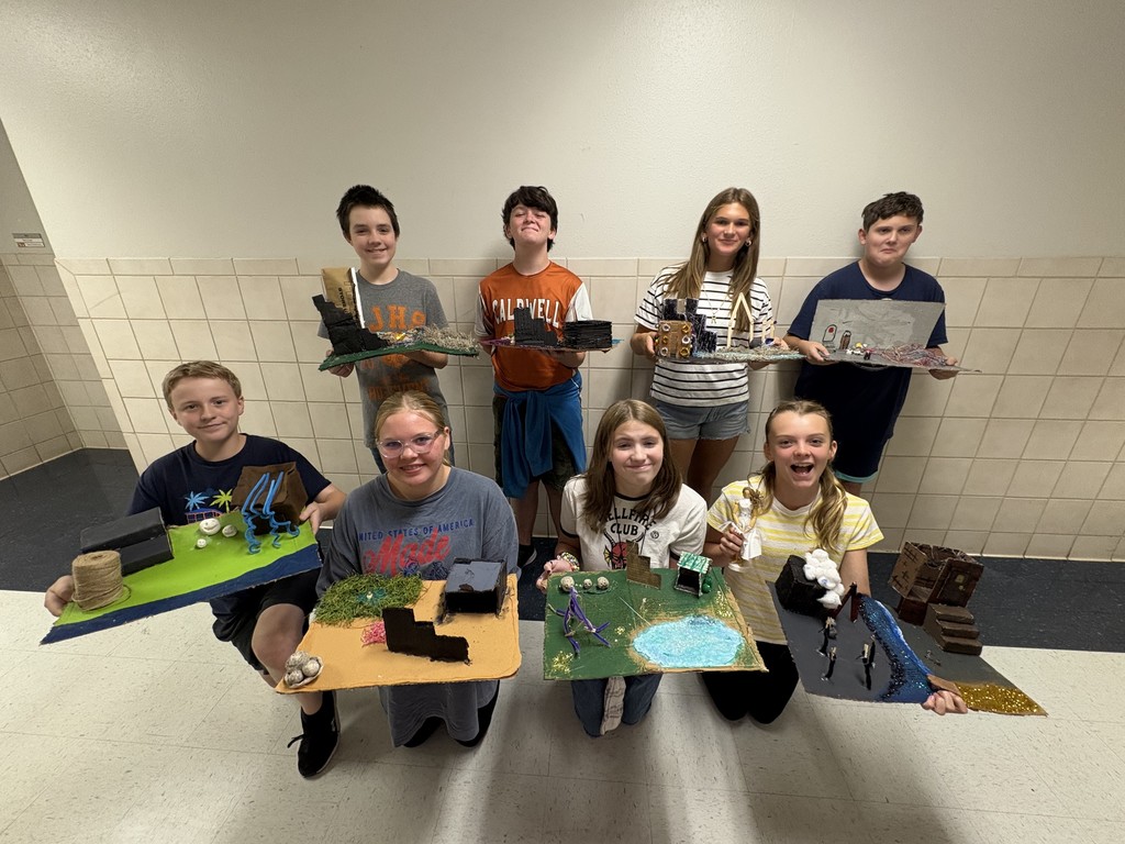 𝗕𝗶𝗴 𝗰𝗿𝗲𝗮𝘁𝗶𝘃𝗶𝘁𝘆 𝗼𝗻 𝗮 𝘀𝗺𝗮𝗹𝗹 𝘀𝗰𝗮𝗹𝗲! 🎭   CJH Theatre Arts students designed and built incredible scaled set models inspired by their class scripts. ✨ Their attention to detail and teamwork truly stole the show!