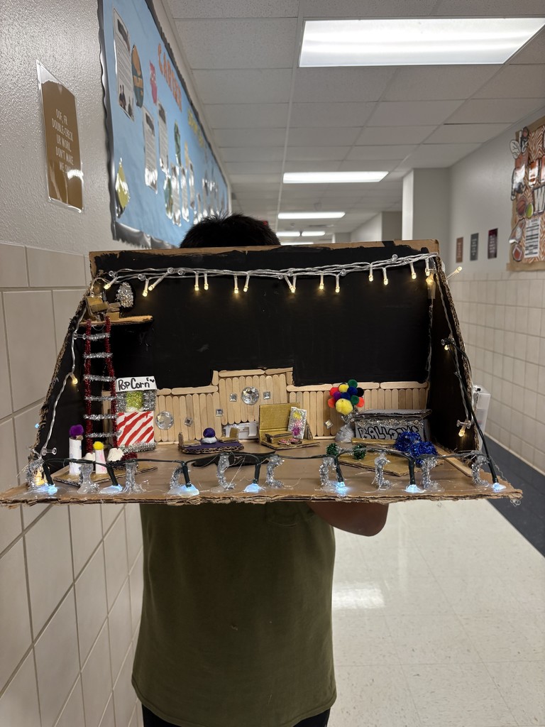 𝗕𝗶𝗴 𝗰𝗿𝗲𝗮𝘁𝗶𝘃𝗶𝘁𝘆 𝗼𝗻 𝗮 𝘀𝗺𝗮𝗹𝗹 𝘀𝗰𝗮𝗹𝗲! 🎭   CJH Theatre Arts students designed and built incredible scaled set models inspired by their class scripts. ✨ Their attention to detail and teamwork truly stole the show!