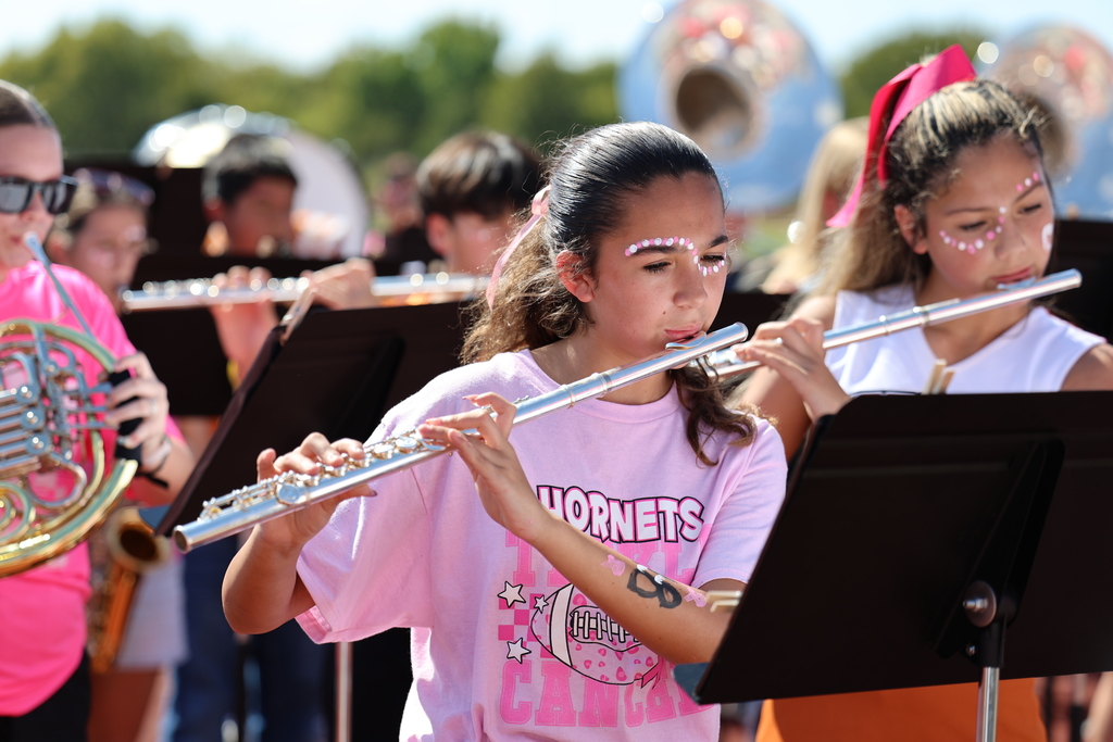 💗 𝐏𝐢𝐧𝐤 𝐎𝐮𝐭 𝐏𝐞𝐩 𝐑𝐚𝐥𝐥𝐲 𝐚𝐭 𝐂𝐉𝐇! 💗  Caldwell Junior High showed their Hornet spirit and support for Breast Cancer Awareness during today’s Pink Out Pep Rally! 🧡🤍💗 It was a great afternoon filled with energy, encouragement, and 𝗛𝗢𝗥𝗡𝗘𝗧 𝗣𝗥𝗜𝗗𝗘!  #CaldwellProud #CaldwellISD