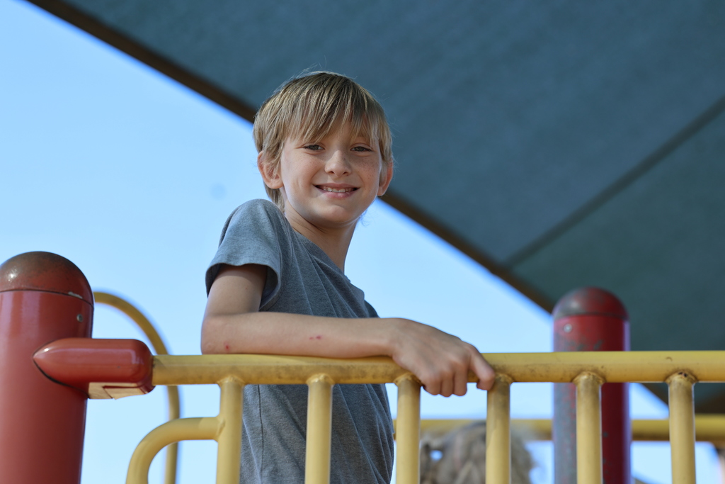 ☀️ 𝗙𝗿𝗶𝗱𝗮𝘆 𝗙𝘂𝗻 𝗶𝗻 𝗙𝘂𝗹𝗹 𝗦𝘄𝗶𝗻𝗴! Our 4th graders soaked up the sunshine and smiles at recess today — the perfect way to wrap up the week! 🧡🤍 #CaldwellProud #CaldwellISD