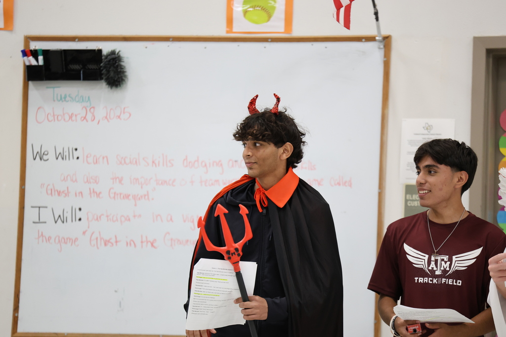 🚭 𝗘𝘀𝗰𝗮𝗽𝗲 𝘁𝗵𝗲 𝗩𝗮𝗽𝗲!   7th - 12th grade members of the 𝗦𝘂𝗽𝗲𝗿𝗶𝗻𝘁𝗲𝗻𝗱𝗲𝗻𝘁’𝘀 𝗦𝘁𝘂𝗱𝗲𝗻𝘁 𝗔𝗱𝘃𝗶𝘀𝗼𝗿𝘆 𝗖𝗼𝘂𝗻𝗰𝗶𝗹 presented their original skit, “𝘌𝘴𝘤𝘢𝘱𝘦 𝘵𝘩𝘦 𝘝𝘢𝘱𝘦,” to students at Caldwell Intermediate School today as part of Red Ribbon Week.  The skit delivered an important message about making healthy choices and avoiding the dangers of vaping — all while engaging younger students with creativity, humor, and heart. We’re so proud of these student leaders for setting a positive example and promoting a drug-free lifestyle! #CaldwellISD #CaldwellProud #RedRibbonWeek