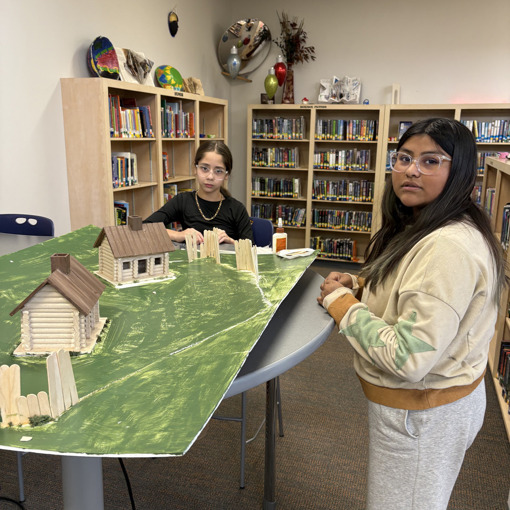 ๐๏ธ ๐ฆ๐ฒ๐๐ฒ๐ป๐๐ต ๐ด๐ฟ๐ฎ๐ฑ๐ฒ๐ฟ๐ ๐ฎ๐ฟ๐ฒ ๐ฏ๐ฟ๐ถ๐ป๐ด๐ถ๐ป๐ด ๐ต๐ถ๐๐๐ผ๐ฟ๐ ๐๐ผ ๐น๐ถ๐ณ๐ฒ! Students created 3D models of Spanish missions to explore the influence of Spanish culture in Texas and its lasting legacy. #CaldwellProud #CaldwellISD