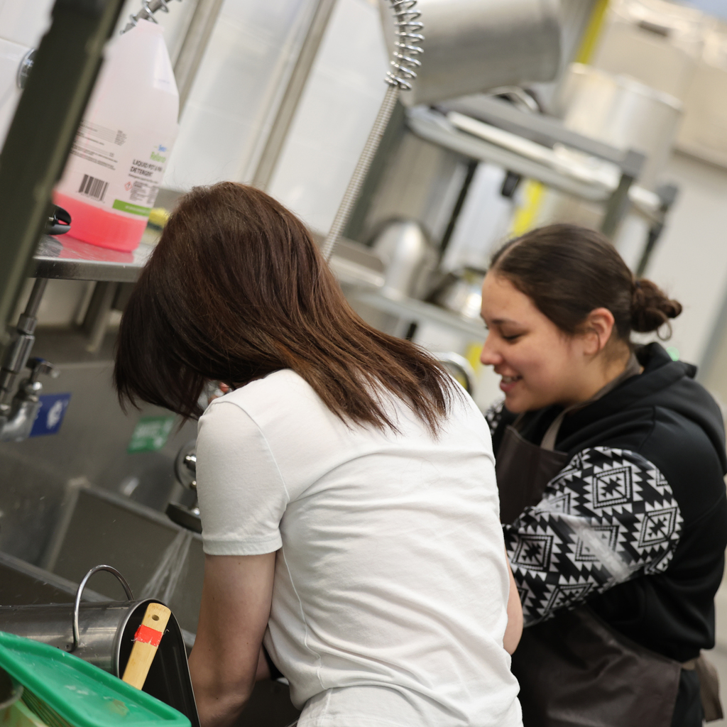 𝗙𝗿𝗼𝗺 𝘁𝗵𝗲 𝗖𝗛𝗦 𝗞𝗶𝘁𝗰𝗵𝗲𝗻: 𝗜𝘀𝗹𝗮𝗻𝗱 𝗜𝗻𝘀𝗽𝗶𝗿𝗮𝘁𝗶𝗼𝗻! 🌴 Chef Lacey’s Advanced Culinary students served up a tropical treat today — Caribbean coleslaw, jerk chicken with yellow rice, and mango cheesecake! 🍽️ #CaldwellProud #CaldwellISD