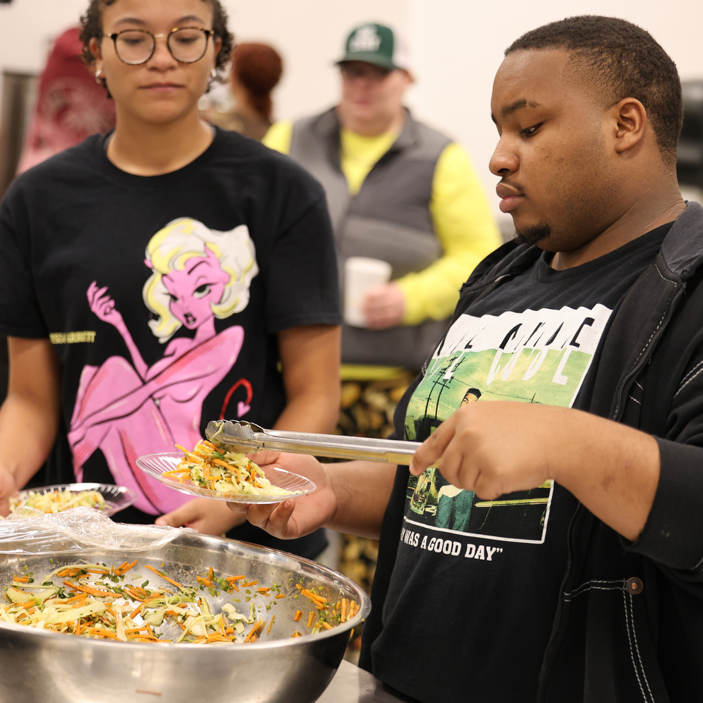 𝗙𝗿𝗼𝗺 𝘁𝗵𝗲 𝗖𝗛𝗦 𝗞𝗶𝘁𝗰𝗵𝗲𝗻: 𝗜𝘀𝗹𝗮𝗻𝗱 𝗜𝗻𝘀𝗽𝗶𝗿𝗮𝘁𝗶𝗼𝗻! 🌴 Chef Lacey’s Advanced Culinary students served up a tropical treat today — Caribbean coleslaw, jerk chicken with yellow rice, and mango cheesecake! 🍽️ #CaldwellProud #CaldwellISD