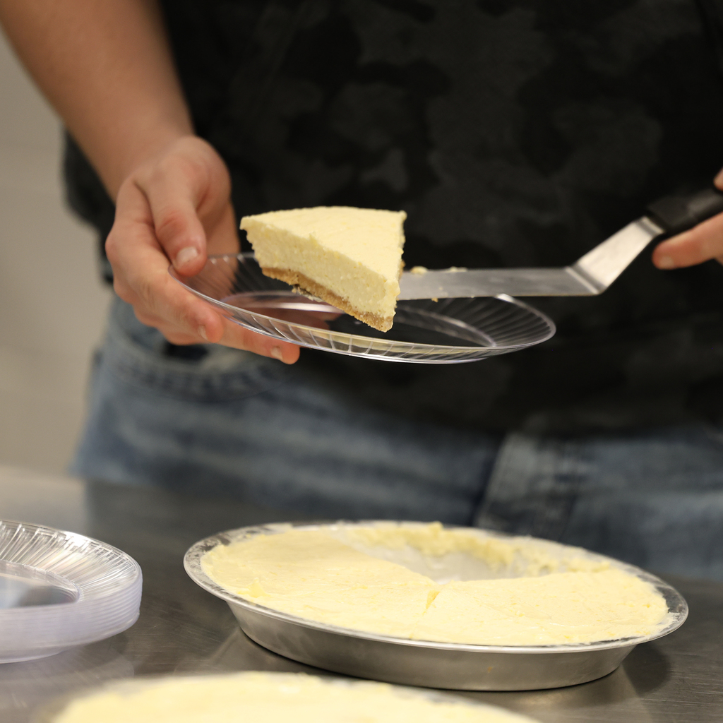 𝗙𝗿𝗼𝗺 𝘁𝗵𝗲 𝗖𝗛𝗦 𝗞𝗶𝘁𝗰𝗵𝗲𝗻: 𝗜𝘀𝗹𝗮𝗻𝗱 𝗜𝗻𝘀𝗽𝗶𝗿𝗮𝘁𝗶𝗼𝗻! 🌴 Chef Lacey’s Advanced Culinary students served up a tropical treat today — Caribbean coleslaw, jerk chicken with yellow rice, and mango cheesecake! 🍽️ #CaldwellProud #CaldwellISD