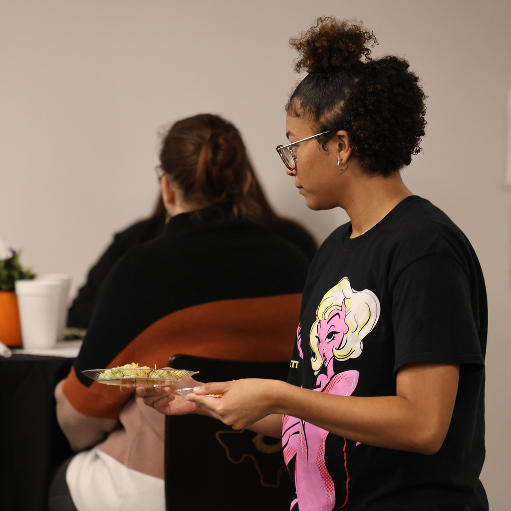 𝗙𝗿𝗼𝗺 𝘁𝗵𝗲 𝗖𝗛𝗦 𝗞𝗶𝘁𝗰𝗵𝗲𝗻: 𝗜𝘀𝗹𝗮𝗻𝗱 𝗜𝗻𝘀𝗽𝗶𝗿𝗮𝘁𝗶𝗼𝗻! 🌴 Chef Lacey’s Advanced Culinary students served up a tropical treat today — Caribbean coleslaw, jerk chicken with yellow rice, and mango cheesecake! 🍽️ #CaldwellProud #CaldwellISD