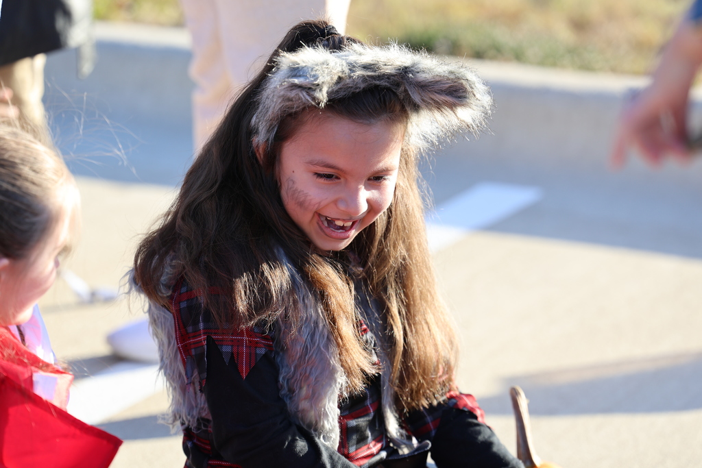 🎃 𝗣𝗮𝗿𝗲𝗻𝘁𝘀 & 𝗣𝘂𝗺𝗽𝗸𝗶𝗻𝘀 𝗮𝘁 𝗖𝗮𝗹𝗱𝘄𝗲𝗹𝗹 𝗘𝗹𝗲𝗺𝗲𝗻𝘁𝗮𝗿𝘆!  Our 2nd graders and their families had a fun-filled morning decorating pumpkins together during today’s 𝗣𝗮𝗿𝗲𝗻𝘁𝘀 & 𝗣𝘂𝗺𝗽𝗸𝗶𝗻𝘀 family engagement event! 🍂 We love seeing our families and students learning, laughing, and creating memories together. #CaldwellProud #CladwellISD