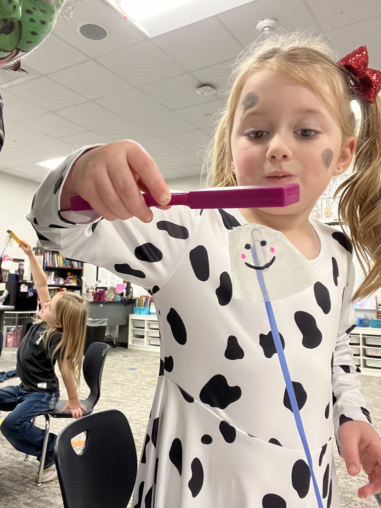 We may be a little behind on posting, but these ghostly creations were too good not to share! ๐ป Mrs. Hester's kindergarten class had a blast reading ๐๐ถ๐ด๐ต๐ข๐ท๐ฐ ๐ต๐ฉ๐ฆ ๐๐ฉ๐บ ๐๐ฉ๐ฐ๐ด๐ต and making โdancing ghostsโ with magnets and paper clips โ a fun mix of creativity and science! #CaldwellProud #CaldwellISD
