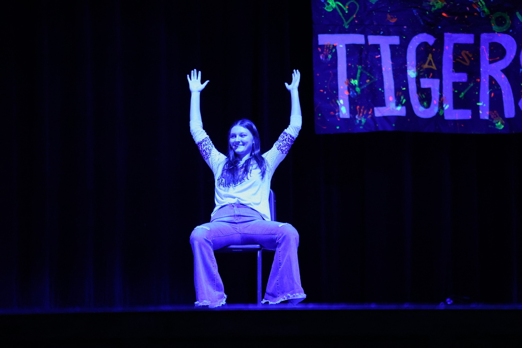 𝗚𝗹𝗼𝘄 𝘀𝘁𝗶𝗰𝗸𝘀, 𝘀𝗰𝗵𝗼𝗼𝗹 𝘀𝗽𝗶𝗿𝗶𝘁, 𝗮𝗻𝗱 𝗛𝗼𝗿𝗻𝗲𝘁 𝗽𝗿𝗶𝗱𝗲! 🧡 Our Black Light Pep Rally was the perfect way to fire up the crowd! #CaldwellISD #CaldwellProud