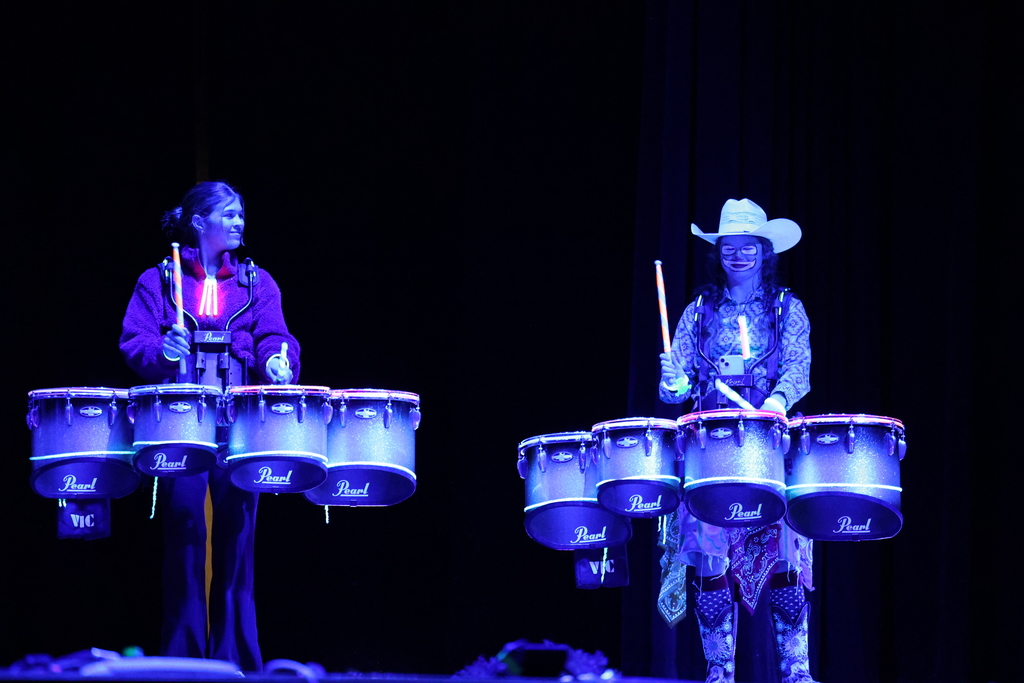 𝗚𝗹𝗼𝘄 𝘀𝘁𝗶𝗰𝗸𝘀, 𝘀𝗰𝗵𝗼𝗼𝗹 𝘀𝗽𝗶𝗿𝗶𝘁, 𝗮𝗻𝗱 𝗛𝗼𝗿𝗻𝗲𝘁 𝗽𝗿𝗶𝗱𝗲! 🧡 Our Black Light Pep Rally was the perfect way to fire up the crowd! #CaldwellISD #CaldwellProud