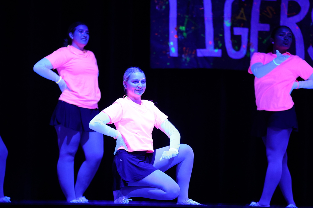 𝗚𝗹𝗼𝘄 𝘀𝘁𝗶𝗰𝗸𝘀, 𝘀𝗰𝗵𝗼𝗼𝗹 𝘀𝗽𝗶𝗿𝗶𝘁, 𝗮𝗻𝗱 𝗛𝗼𝗿𝗻𝗲𝘁 𝗽𝗿𝗶𝗱𝗲! 🧡 Our Black Light Pep Rally was the perfect way to fire up the crowd! #CaldwellISD #CaldwellProud