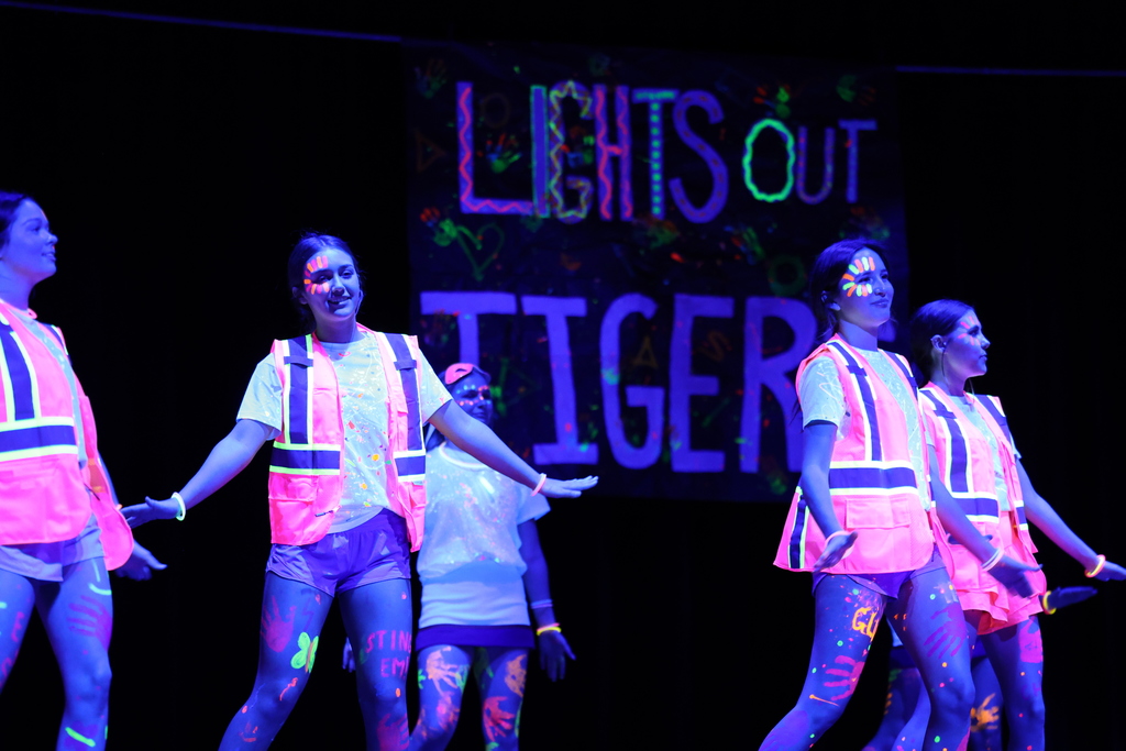 𝗚𝗹𝗼𝘄 𝘀𝘁𝗶𝗰𝗸𝘀, 𝘀𝗰𝗵𝗼𝗼𝗹 𝘀𝗽𝗶𝗿𝗶𝘁, 𝗮𝗻𝗱 𝗛𝗼𝗿𝗻𝗲𝘁 𝗽𝗿𝗶𝗱𝗲! 🧡 Our Black Light Pep Rally was the perfect way to fire up the crowd! #CaldwellISD #CaldwellProud