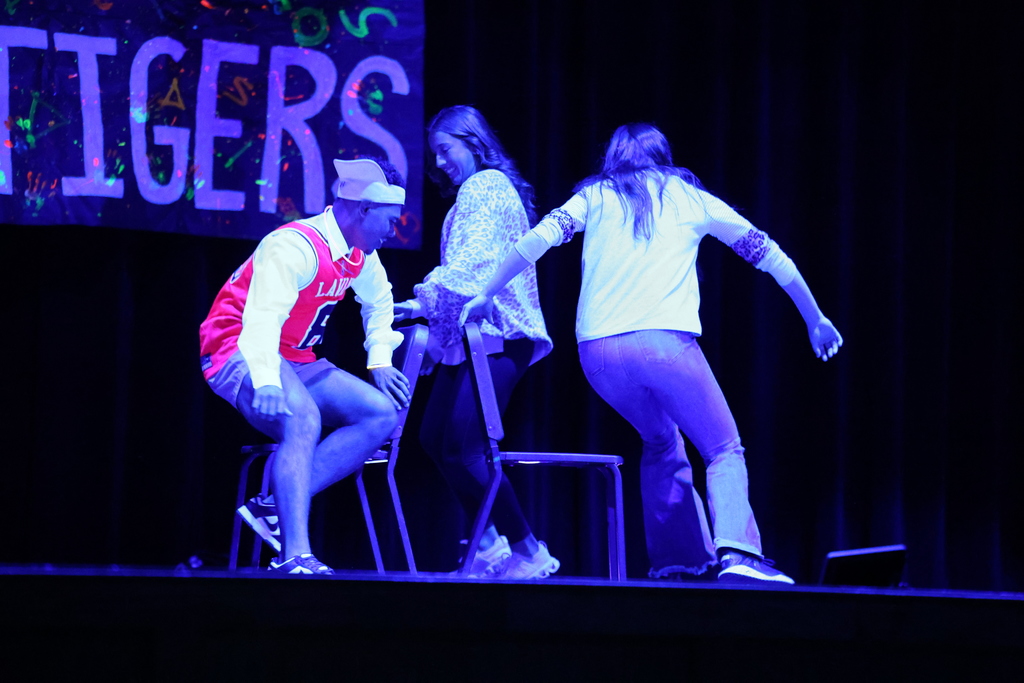 𝗚𝗹𝗼𝘄 𝘀𝘁𝗶𝗰𝗸𝘀, 𝘀𝗰𝗵𝗼𝗼𝗹 𝘀𝗽𝗶𝗿𝗶𝘁, 𝗮𝗻𝗱 𝗛𝗼𝗿𝗻𝗲𝘁 𝗽𝗿𝗶𝗱𝗲! 🧡 Our Black Light Pep Rally was the perfect way to fire up the crowd! #CaldwellISD #CaldwellProud