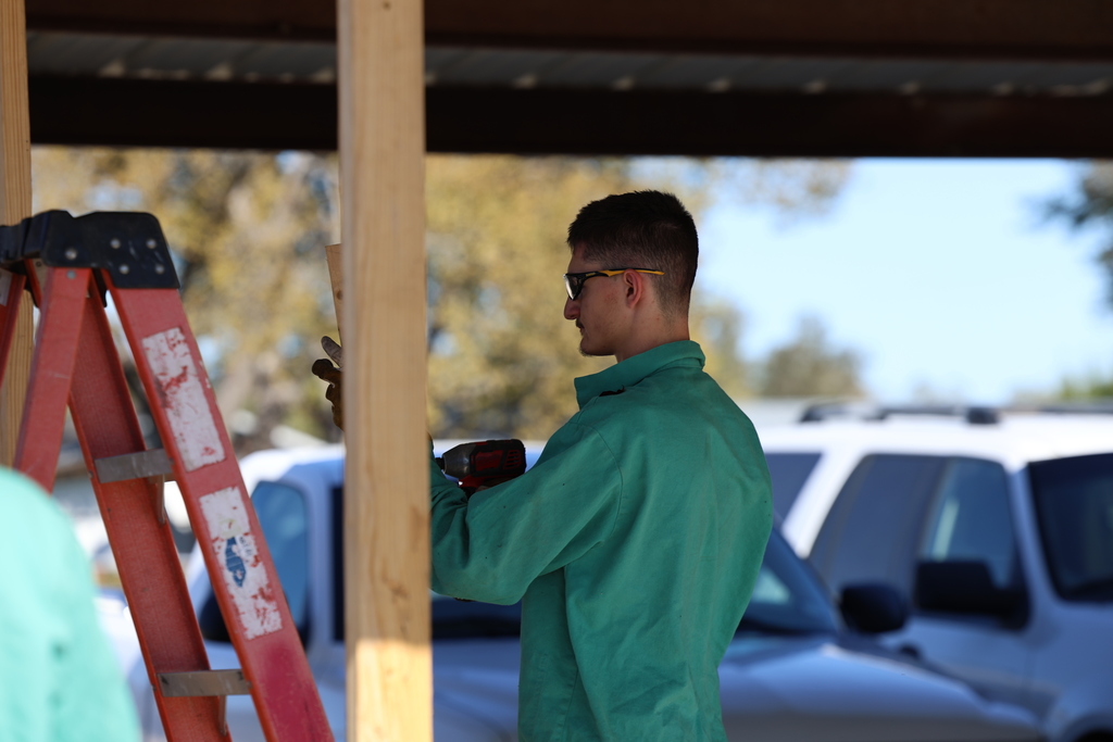 𝗥𝗲𝗮𝗹-𝘄𝗼𝗿𝗹𝗱 𝗹𝗲𝗮𝗿𝗻𝗶𝗻𝗴, 𝗖𝗜𝗦𝗗-𝘀𝘁𝘆𝗹𝗲! 💪 Mr. Hancock's Ag Mechanics Practicum students teamed up with the Maintenance & Operations crew to tackle a repair project at the bus barn — handling everything from planning to welding and cleanup.  Proud of their craftsmanship and teamwork! We can’t wait to see what the next project is!  #CladwellProud #CaldwellISD