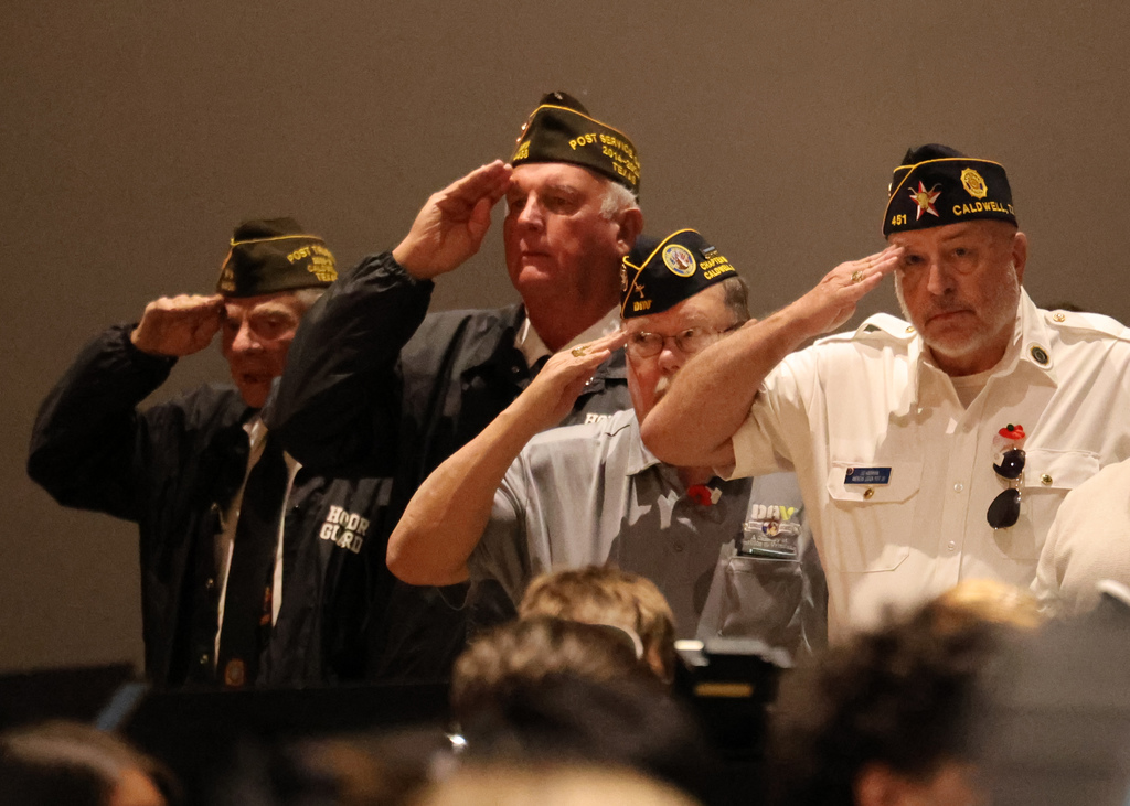 🇺🇸 Caldwell ISD was proud to honor our veterans today during programs at Caldwell High School and the Civic Center. Students from across the district — including the CHS Band, Honeybee Dance Team, Hornet Harmony Choir, and first grade music class — shared heartfelt performances to show appreciation for those who have served.  We are grateful for our veterans and their sacrifice. 💙 #CaldwellProud #CaldwellISD