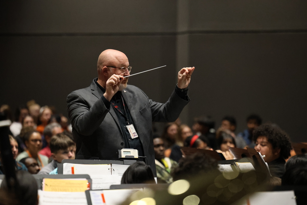 🇺🇸 Caldwell ISD was proud to honor our veterans today during programs at Caldwell High School and the Civic Center. Students from across the district — including the CHS Band, Honeybee Dance Team, Hornet Harmony Choir, and first grade music class — shared heartfelt performances to show appreciation for those who have served.  We are grateful for our veterans and their sacrifice. 💙 #CaldwellProud #CaldwellISD