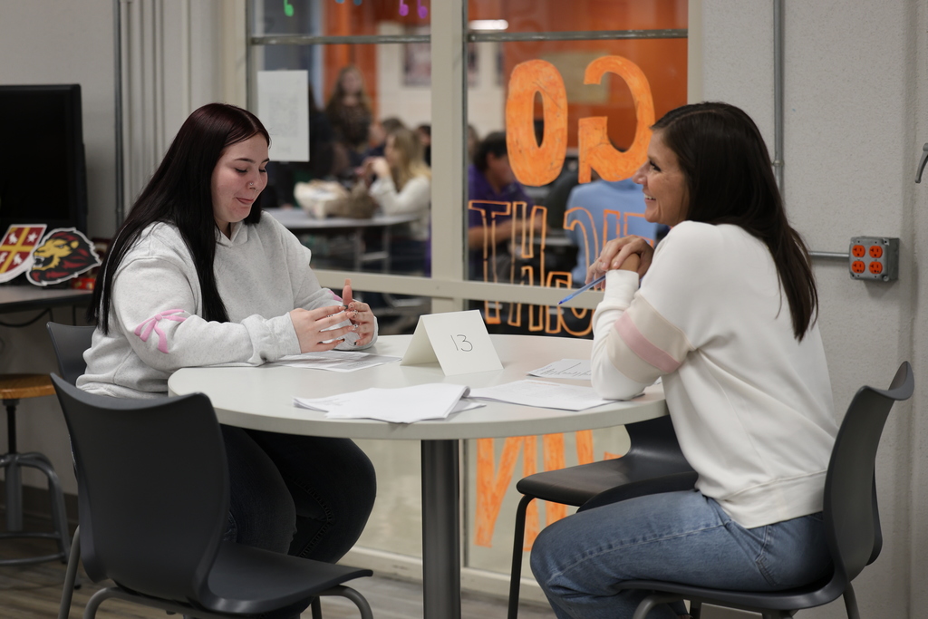 🧳 𝗥𝗲𝗮𝗹-𝗪𝗼𝗿𝗹𝗱 𝗥𝗲𝗮𝗱𝗶𝗻𝗲𝘀𝘀!  Our seniors participated in 𝑴𝒐𝒄𝒌 𝑰𝒏𝒕𝒆𝒓𝒗𝒊𝒆𝒘 𝑫𝒂𝒚, where nearly 𝟴𝟱 𝘀𝘁𝘂𝗱𝗲𝗻𝘁𝘀 brought their resumes and sat down for practice interviews with one of the many adult volunteers — including teachers, administrators, and local community leaders.  Each student received valuable feedback to help them grow in confidence, communication, and career readiness. We’re proud of our Hornets for stepping up and taking part in this meaningful real-world learning experience! #CaldwellProud #CaldwellISD