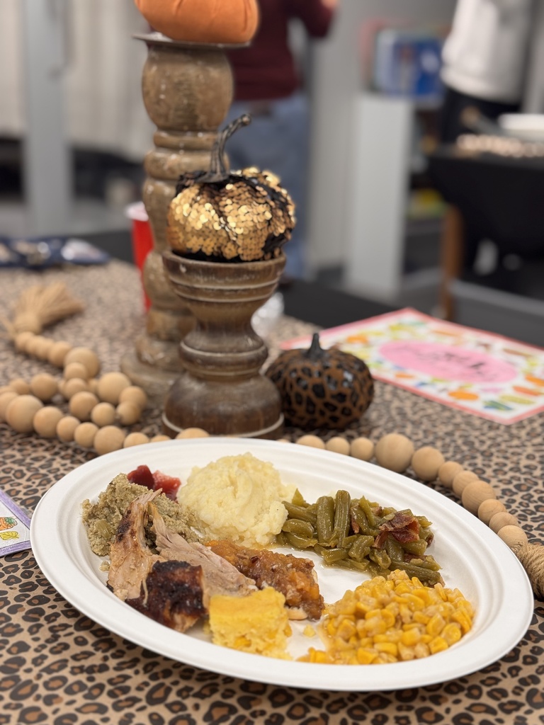 𝗧𝗵𝗮𝗻𝗸𝘀𝗴𝗶𝘃𝗶𝗻𝗴 𝗰𝗮𝗺𝗲 𝗲𝗮𝗿𝗹𝘆 𝗮𝘁 𝗖𝗛𝗦! 🦃 Mrs. Witherwax's students prepared a delicious feast for staff and administrators, and our Athletic Director even stepped in as 𝗛𝗲𝗮𝗱 𝗧𝘂𝗿𝗸𝗲𝘆 𝗙𝗿𝘆𝗲𝗿 for the day. 🍽️ Such a great team effort!  #CaldwellProud #CaldwellISD