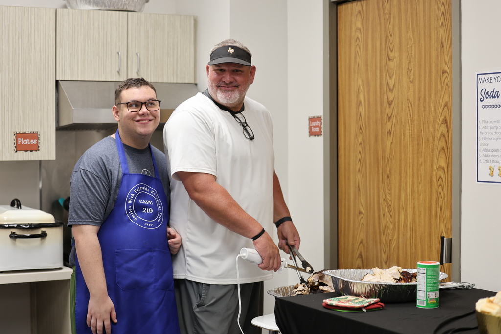 𝗧𝗵𝗮𝗻𝗸𝘀𝗴𝗶𝘃𝗶𝗻𝗴 𝗰𝗮𝗺𝗲 𝗲𝗮𝗿𝗹𝘆 𝗮𝘁 𝗖𝗛𝗦! 🦃 Mrs. Witherwax's students prepared a delicious feast for staff and administrators, and our Athletic Director even stepped in as 𝗛𝗲𝗮𝗱 𝗧𝘂𝗿𝗸𝗲𝘆 𝗙𝗿𝘆𝗲𝗿 for the day. 🍽️ Such a great team effort!  #CaldwellProud #CaldwellISD
