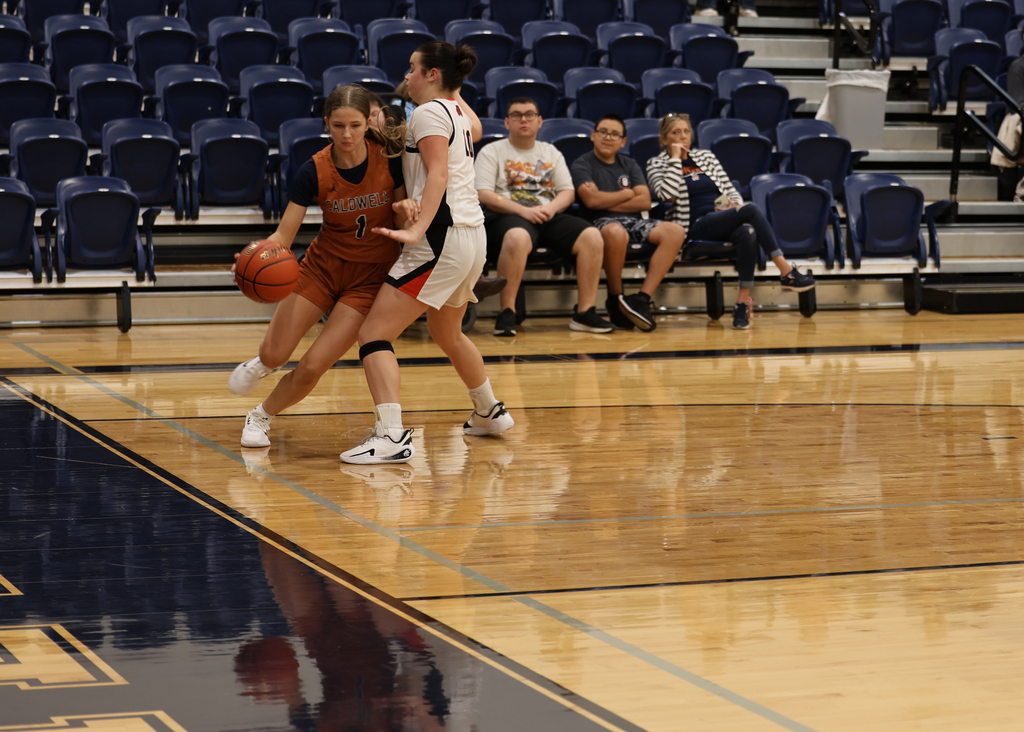 Our 𝗟𝗮𝗱𝘆 𝗛𝗼𝗿𝗻𝗲𝘁𝘀 hit the court today as we kicked off our home basketball tournament! Proud of their hustle and teamwork — good luck the rest of the weekend! 🏀 #CaldwellProud #CaldwellISD